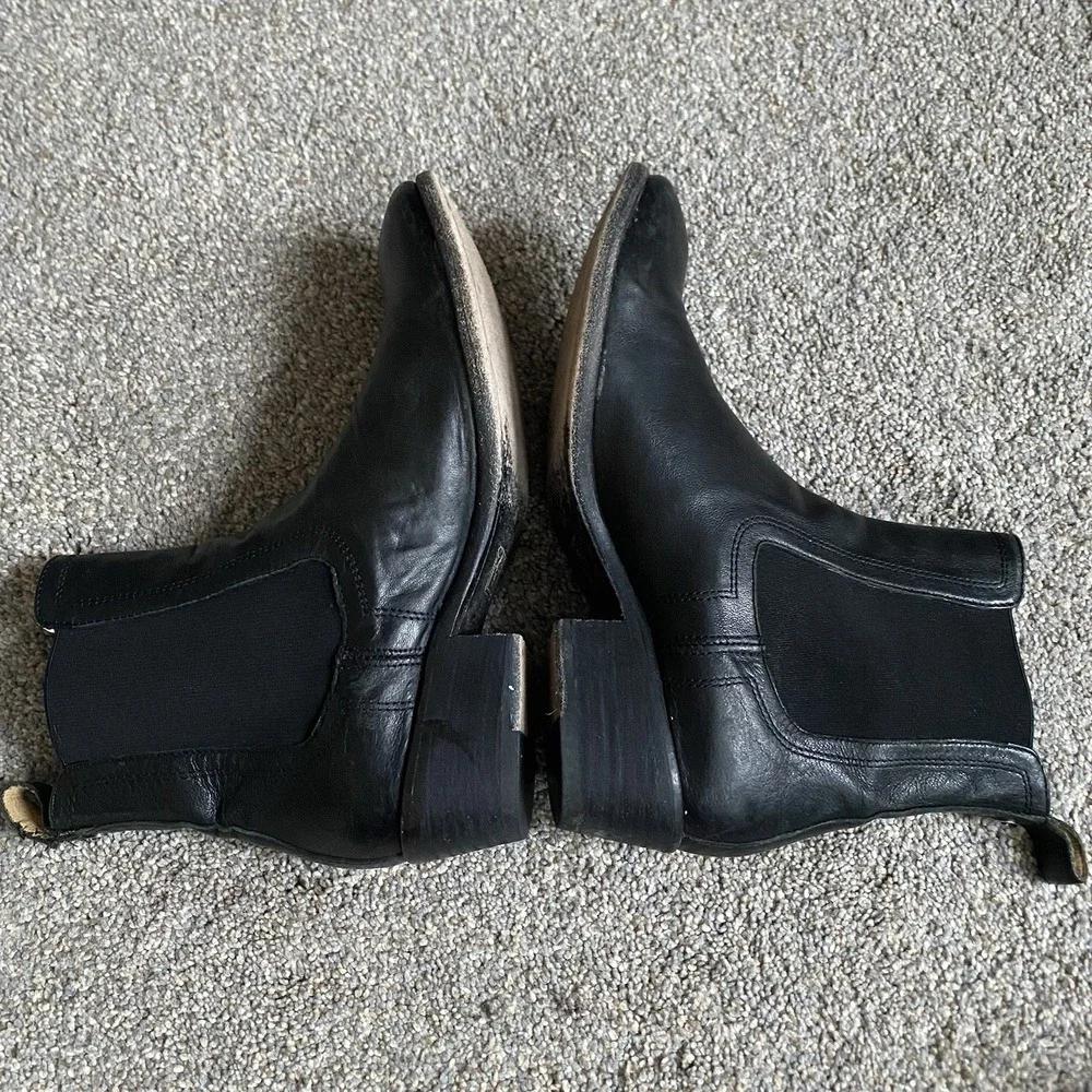 Frye Carly Chelsea Ankle Boot Women Size 9 Black Low Heel Western Cowgirl